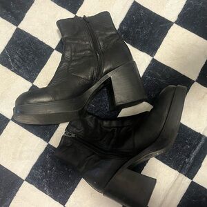 Black Leather Ankle Boots VINTAGE American Eagle
